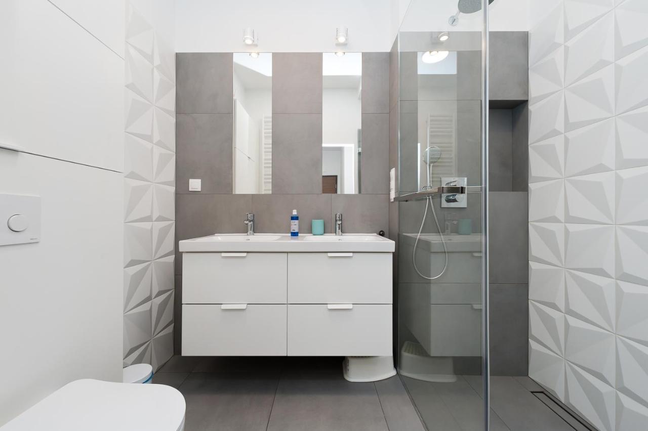 Premium In Novum City Center Near The Train Station By Sun & Snow Krakow Exterior photo